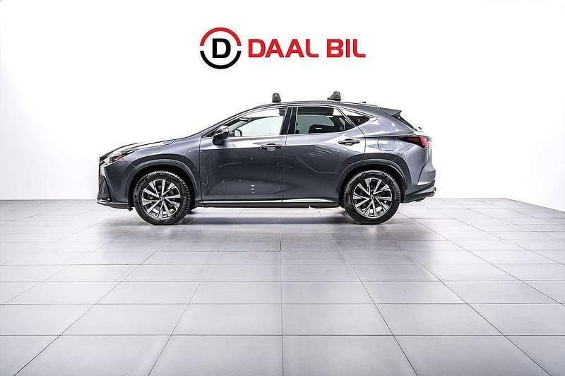 Grå Begagnad 2022 Lexus NX450h+ Business Edition SUV | 479 700 kr (Superpris) - Bild 1/4