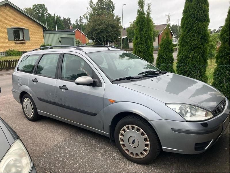 Silver Begagnad 2004 Ford Focus Kombi | 11 500 kr (Bra pris) - Bild 1/4