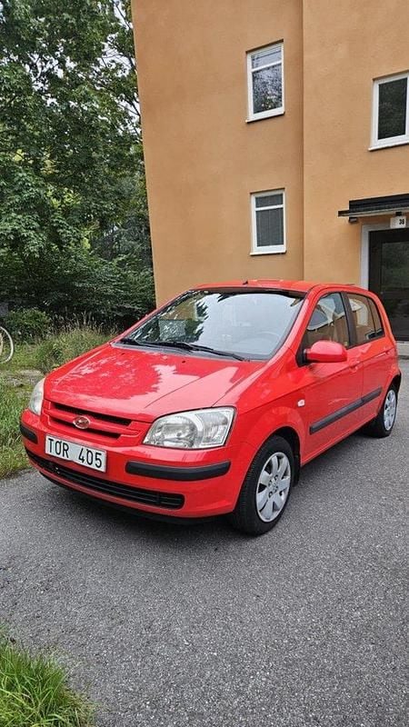 Röd Begagnad 2003 Hyundai Getz Halvkombi | 22 000 kr (Marknadspris) - Bild 1/4