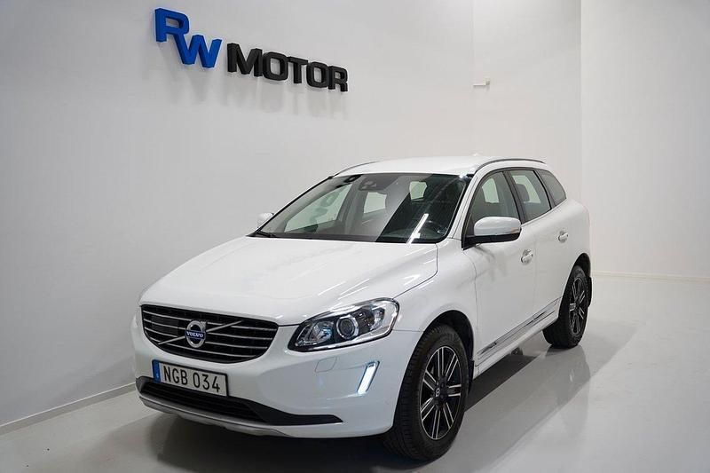 Vit Begagnad 2017 Volvo XC60 Standard SUV | 219 700 kr (Superpris) - Bild 1/4