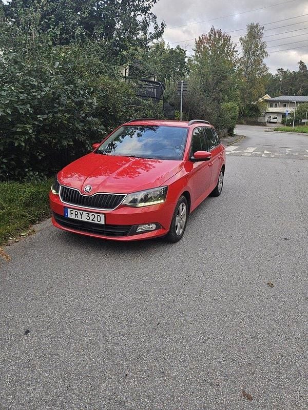 Röd Begagnad 2015 Skoda Fabia Elegance Kombi | 99 000 kr (Marknadspris) - Bild 1/4