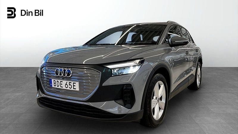 Grå Begagnad 2022 Audi Q4 e-tron Proline SUV | 299 000 kr (Bra pris) - Bild 1/4