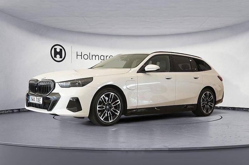 Begagnad BMW 530e Comfort Edition 190 HK (139 kW) 2024 Vit Kombi