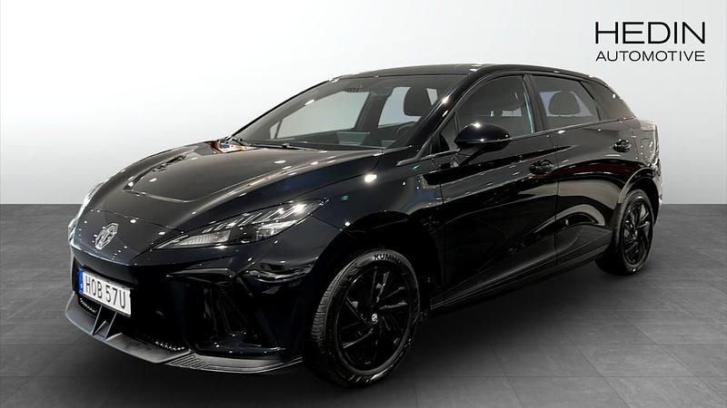 Svart (black) Begagnad 2023 MG MG4 EV Halvkombi | 249 900 kr (Marknadspris) - Bild 1/4