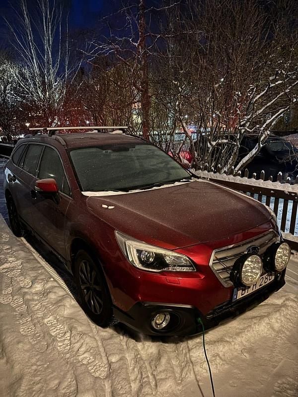 Begagnad 2015 Subaru Outback Kombi | 130 000 kr (Lite dyr) - Bild 1/4