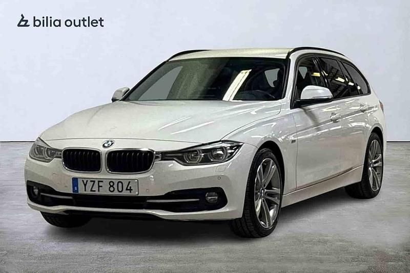 Begagnad BMW 330 2018 Vit Kombi