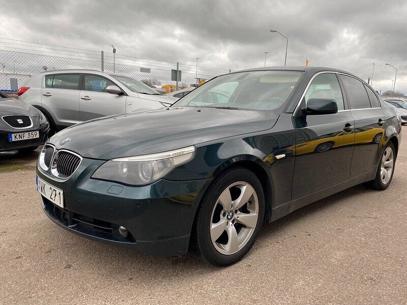 Begagnad BMW 530 232 HK (170 kW) 2006 Mörkgrön Sedan