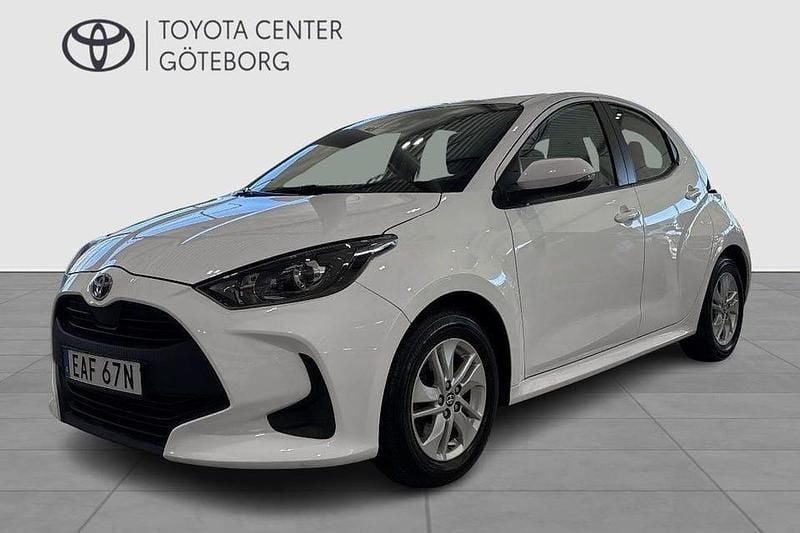 Begagnad Toyota Yaris Hybrid Active 117 HK (86 kW) 2022 Vit