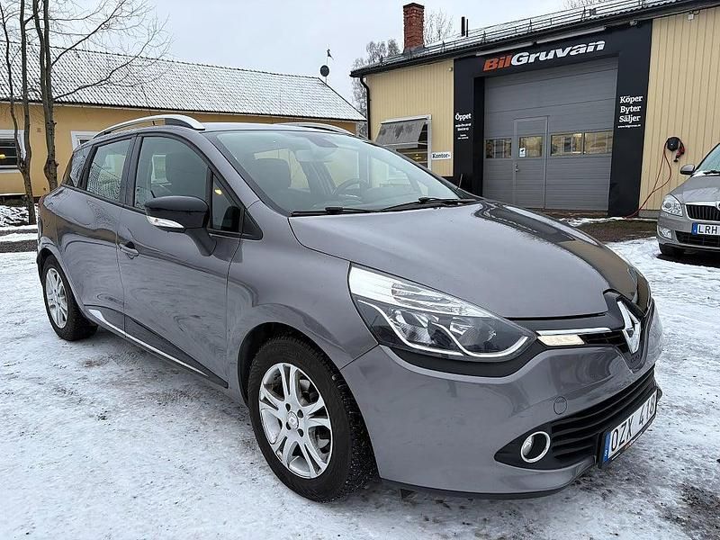 Grå Begagnad 2013 Renault Clio GrandTour Kombi | 84 900 kr (Lite dyr) - Bild 1/4