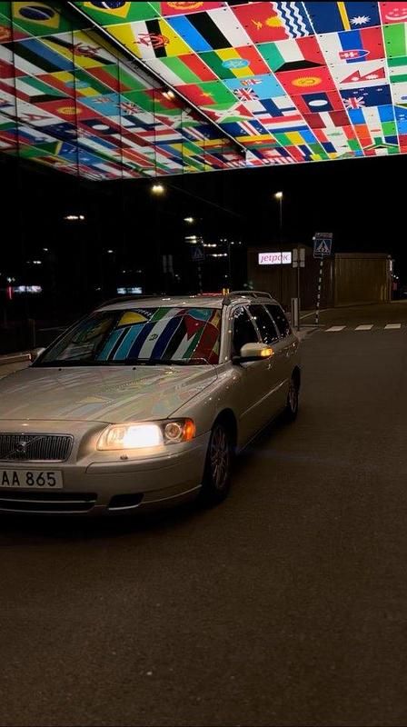 Grå Begagnad 2007 Volvo V70 Kombi | 15 000 kr (Superpris) - Bild 1/4
