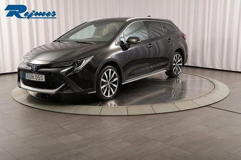 Svart Begagnad 2022 Toyota Corolla Kombi | 279 000 kr (Marknadspris) - Bild 1/4