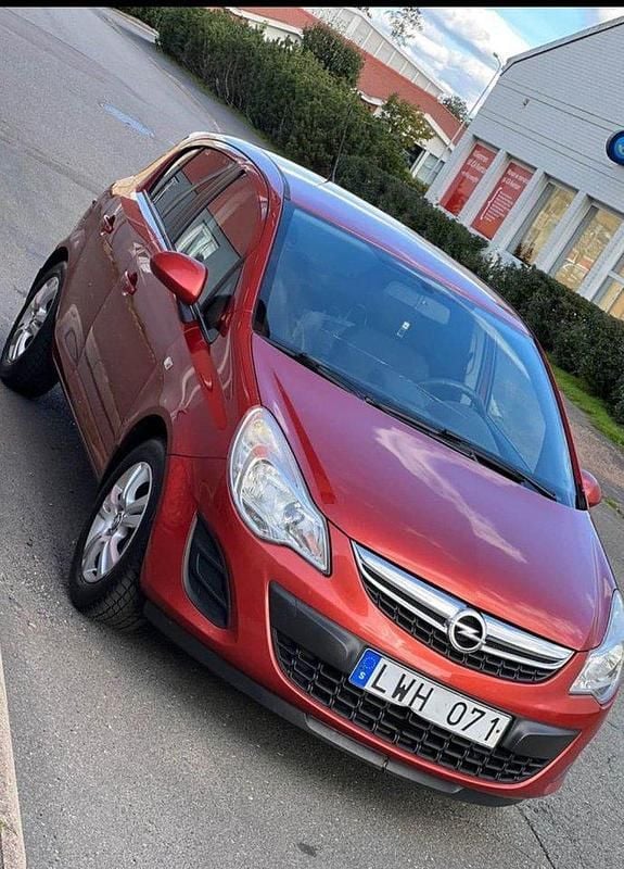 Brun Begagnad 2011 Opel Corsa Halvkombi | 43 000 kr (Bra pris) - Bild 1/4