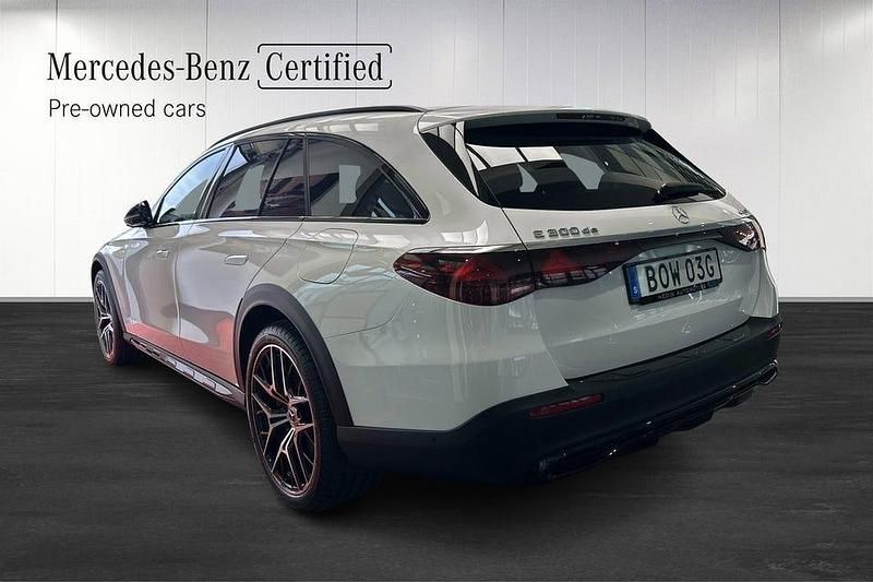 Begagnad Mercedes E300 Avantgarde 197 HK (144 kW) 2025 Vit Halvkombi