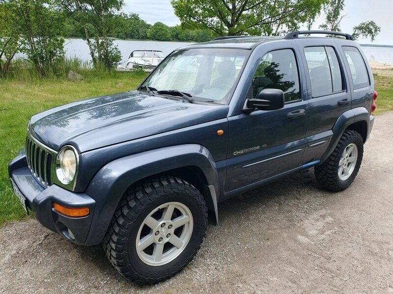 Blå Begagnad 2002 Jeep Cherokee SUV | 32 000 kr (Superpris) - Bild 1/4