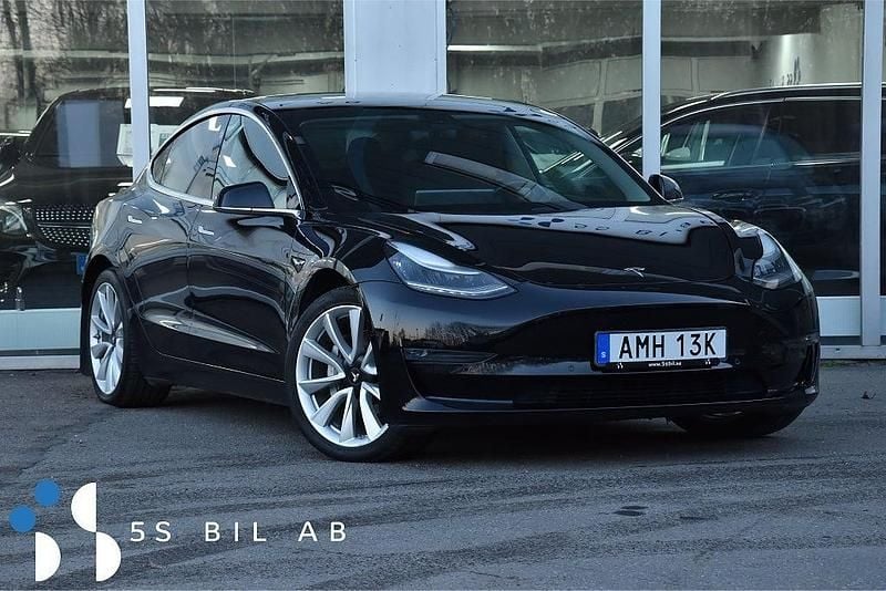 Svart Begagnad 2019 Tesla Model 3 Long Range AWD Sedan | 257 900 kr (Marknadspris) - Bild 1/4