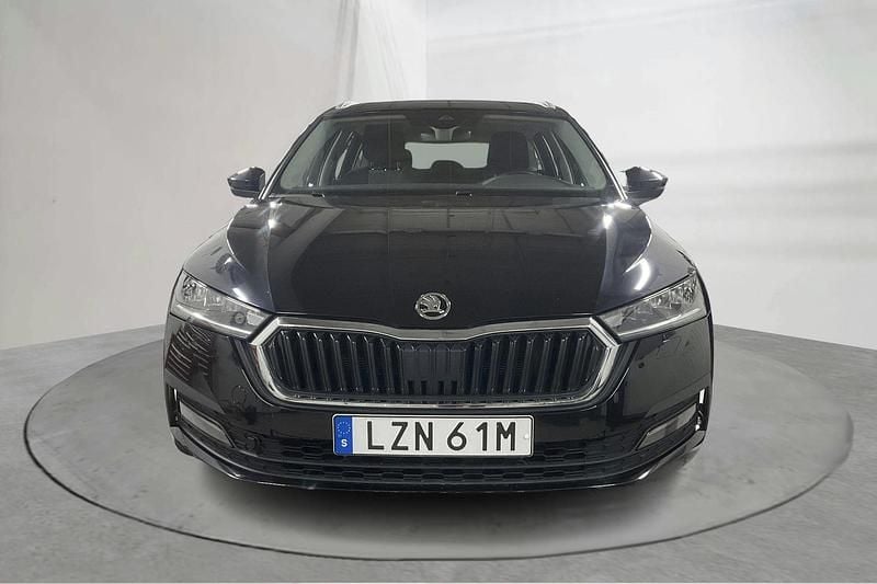 Begagnad Skoda Octavia 150 HK (110 kW) 2021 Svart Kombi