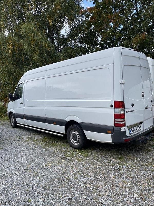 Vit Begagnad 2011 Mercedes Sprinter Van | 195 000 kr (Dyr) - Bild 1/4