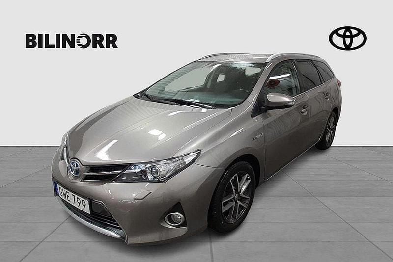 Brun Begagnad 2015 Toyota Auris Touring Sports Edition Kombi | 139 900 kr (Marknadspris) - Bild 1/4