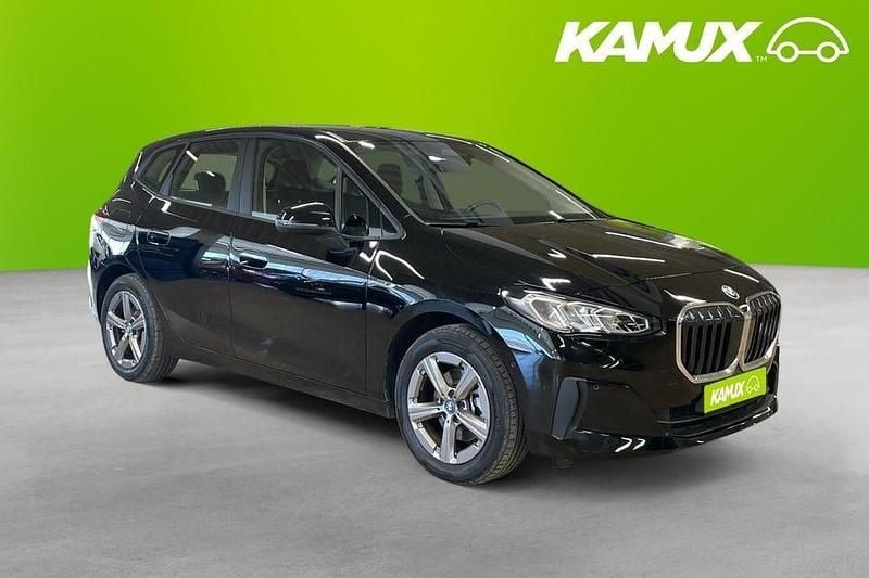 Begagnad BMW 225 Active Tourer 245 HK (180 kW) 2023 Svart Minibuss