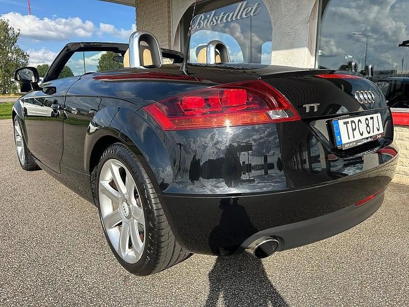 Begagnad Audi TT Roadster 251 HK (184 kW) 2007 Svart Cab