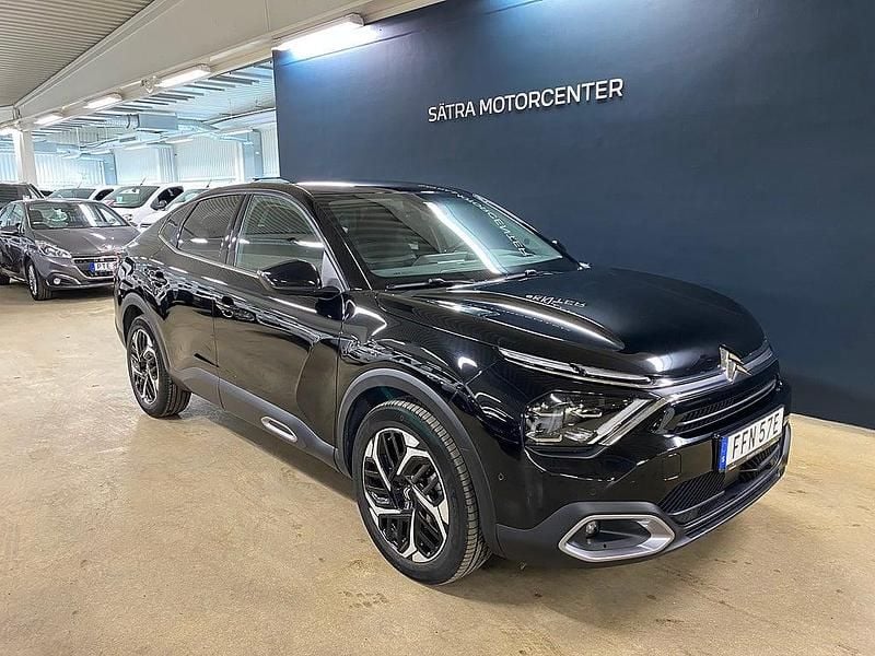 Svart Begagnad 2023 Citroën C4 X Shine SUV | 234 900 kr (Bra pris) - Bild 1/4