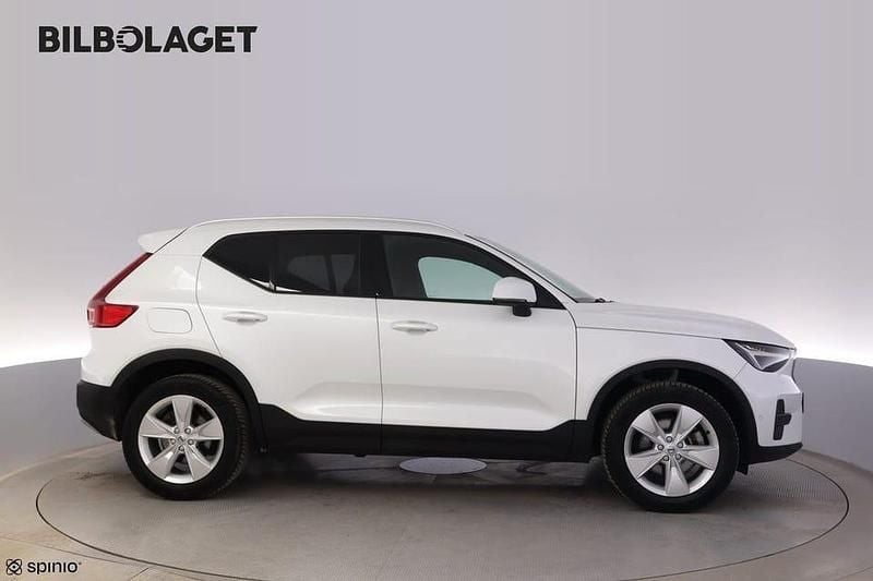Begagnad Volvo XC40 Core 197 HK (144 kW) 2023 Vit SUV