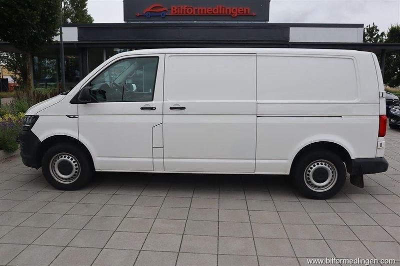Vit ofärgade Begagnad 2016 VW T6 Van | 129 900 kr (Marknadspris) - Bild 1/4