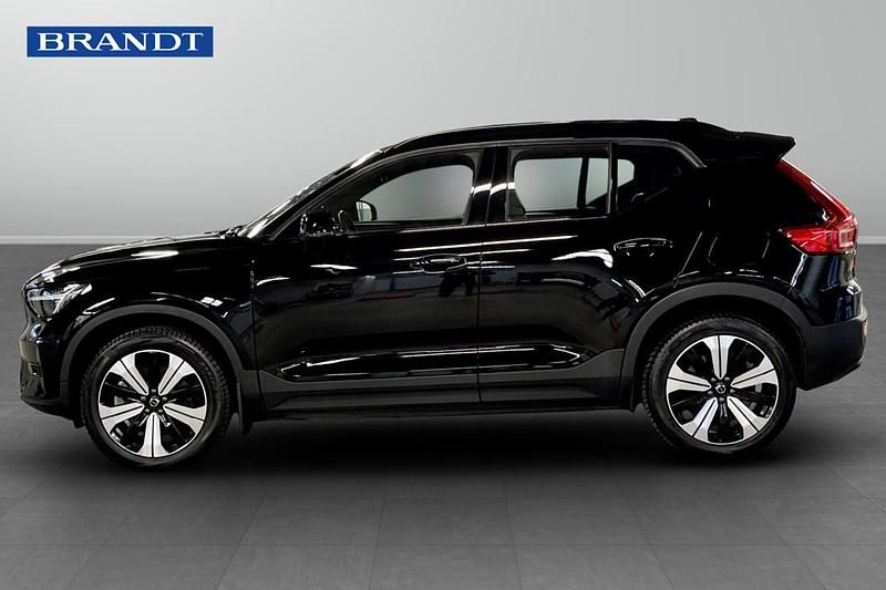 Begagnad Volvo XC40 Single Motor 175 kW (238 HK) 2023 Svart SUV