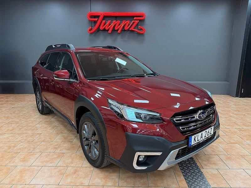 Ljusröd Begagnad 2023 Subaru Outback SUV | 379 000 kr (Marknadspris) - Bild 1/4