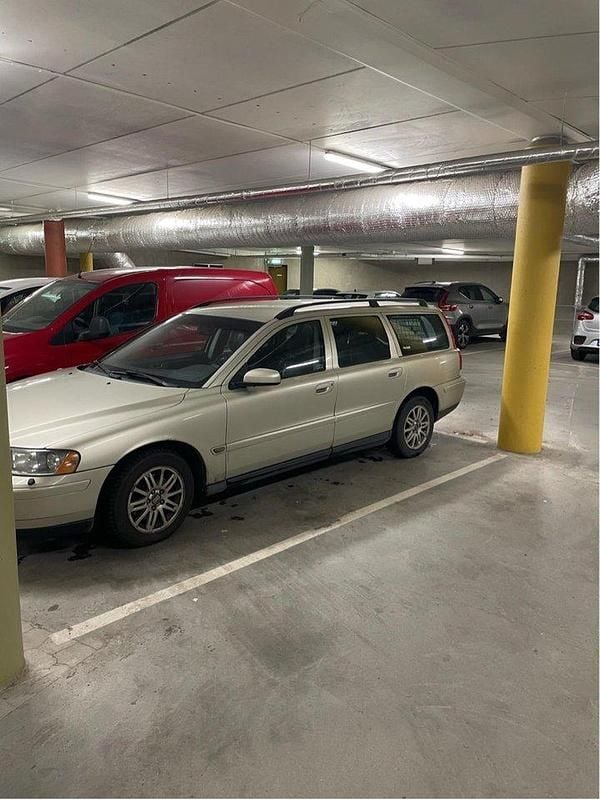 Brun Begagnad 2006 Volvo V70 Kinetic Kombi | 10 000 kr (Superpris) - Bild 1/1
