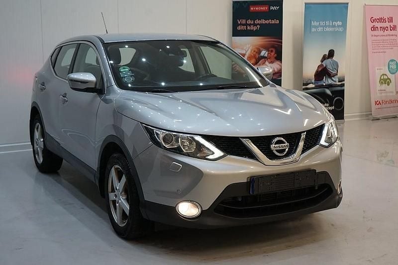 Silver Begagnad 2017 Nissan Qashqai SUV | 119 900 kr (Marknadspris) - Bild 1/4