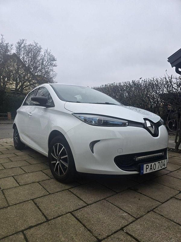 Vit Begagnad 2019 Renault Zoe Halvkombi | 95 000 kr (Marknadspris) - Bild 1/4