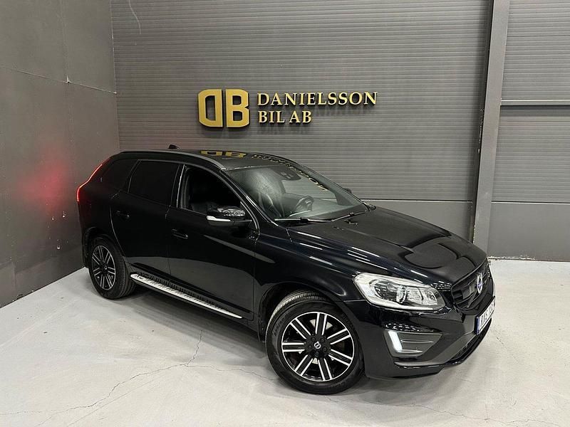 Svart Begagnad 2015 Volvo XC60 R-Design SUV | 169 800 kr (Marknadspris) - Bild 1/4