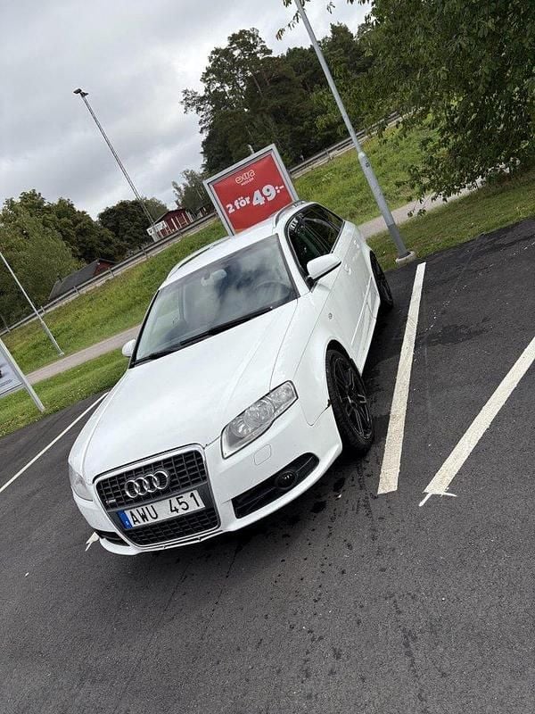 Vit Begagnad 2007 Audi A4 Comfort Kombi | 30 000 kr (Marknadspris) - Bild 1/4
