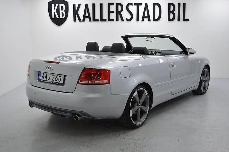 Begagnad Audi A4 Cabriolet S-Line 163 HK (119 kW) 2007 Silver Cab