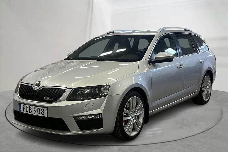 Begagnad Skoda Octavia RS 184 HK (135 kW) 2014 Silver Halvkombi