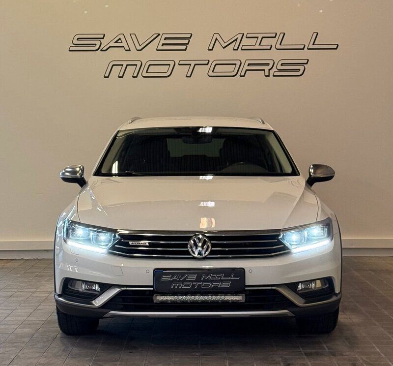 Vit Begagnad 2017 VW Passat Alltrack Kombi | 204 900 kr (Marknadspris) - Bild 1/4