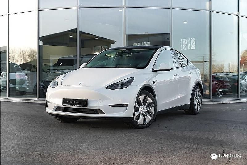 Begagnad Tesla Model Y Long Range AWD 378 kW (514 HK) 2024 Vit SUV