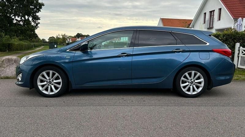 Blå Begagnad 2012 Hyundai i40 Kombi | 69 900 kr (Marknadspris) - Bild 1/4