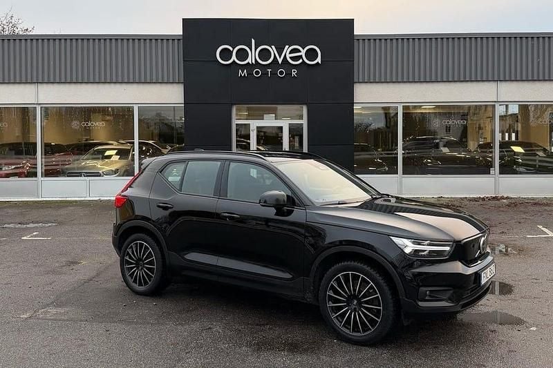 Svart Begagnad 2021 Volvo XC40 Plus SUV | 229 900 kr - Bild 1/4