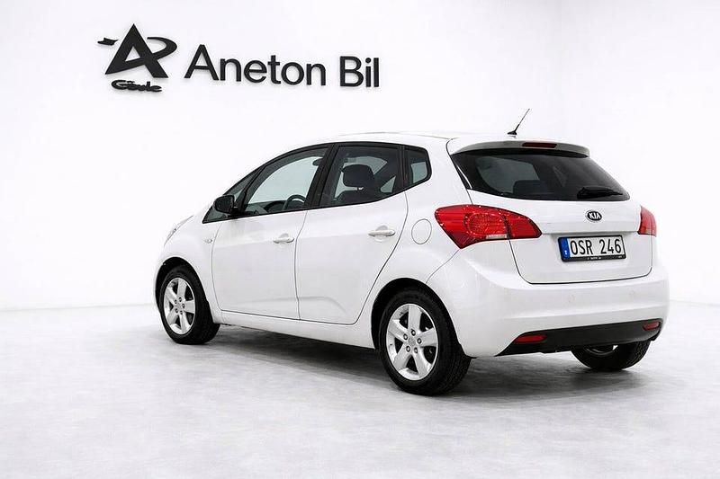 Begagnad Kia Venga 90 HK (66 kW) 2010 Vit Halvkombi