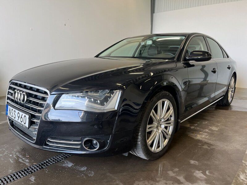 Svart Begagnad 2010 Audi A8 Design Sedan | 249 900 kr - Bild 1/3