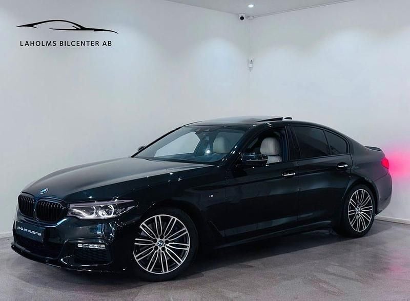Svart Begagnad 2018 BMW 540 M Sport Sedan | 409 900 kr (Bra pris) - Bild 1/4
