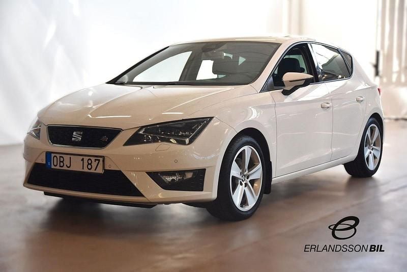 Vit Begagnad 2013 Seat Leon FR Halvkombi | 124 900 kr (Lite dyr) - Bild 1/4