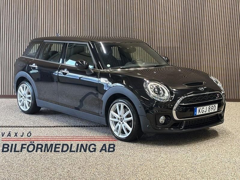 Svart Begagnad 2019 Mini John Cooper Works Clubman Kombi | 209 000 kr (Superpris) - Bild 1/4