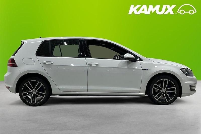 Begagnad VW Golf VII GTE 204 HK (150 kW) 2015 Vit Halvkombi