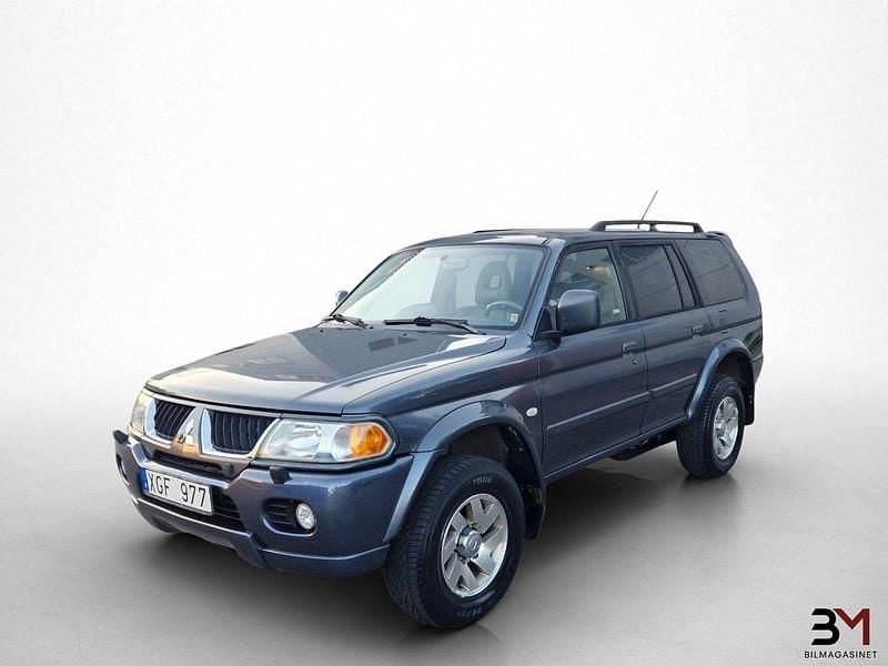 Mörkgrå (grå) Begagnad 2006 Mitsubishi Pajero SUV | 149 900 kr - Bild 1/4