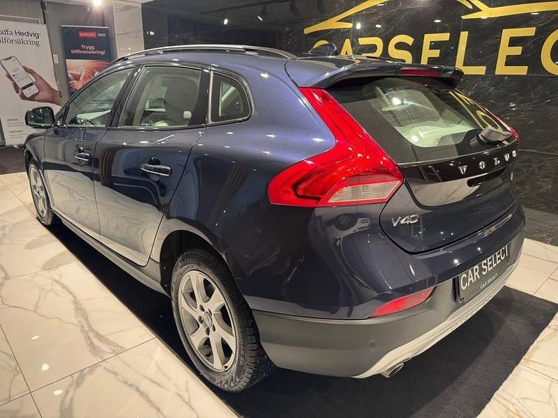 Begagnad Volvo V40 CC Summum 177 HK (130 kW) 2014 Blå Kombi