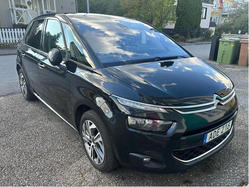 Svart Begagnad 2016 Citroën C4 Picasso Minibuss | 89 000 kr (Marknadspris) - Bild 1/4