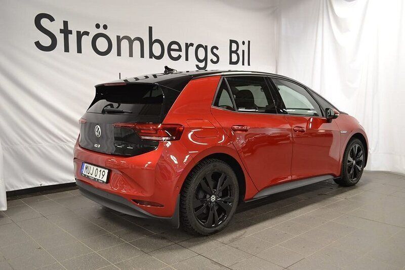 Begagnad VW ID.3 Pro Performance 152 kW (207 HK) 2023 Mörkröd Halvkombi